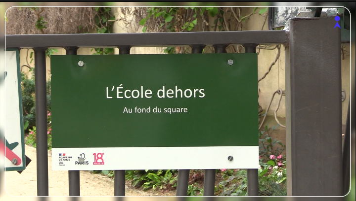 pancarte école dehors à Paris